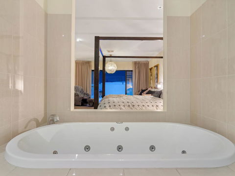 City-Barossa Gateway - Your Accommodation 1