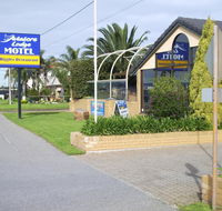 Aviators Lodge - Your Accommodation