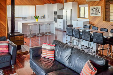 Seacroft - Your Accommodation 5