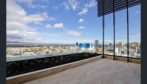 ONE Adelaide CBD - Your Accommodation 32