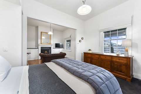 Railway Cottage In Beachport - Your Accommodation 2