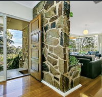Stunning house with beautiful entertainment area - Your Accommodation