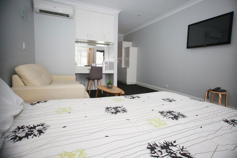 St Francis Winery - Your Accommodation 4