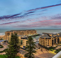 Glenelg Skyline Beachfront Penthouse Adelaide - Your Accommodation