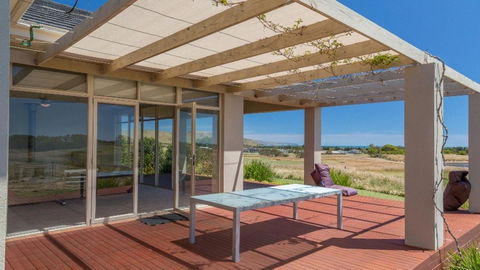 Golfers Paradise (18th Tee) - 52 Huntingdale Drive - Your Accommodation 5