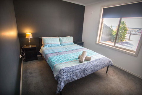 Waterfront On Jefferson, At Wellington Marina, SA - Your Accommodation 13