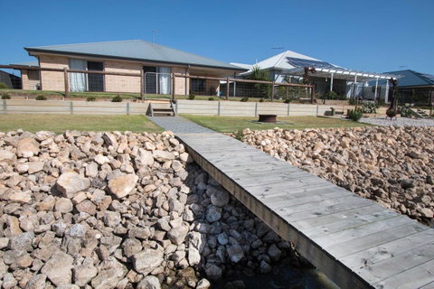 Waterfront On Jefferson, At Wellington Marina, SA - Your Accommodation 19