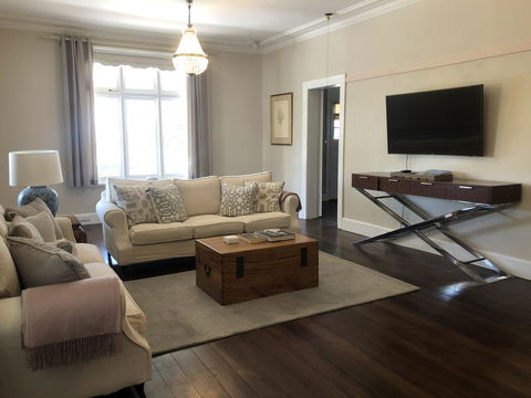 Belmore Cottage - Your Accommodation 8