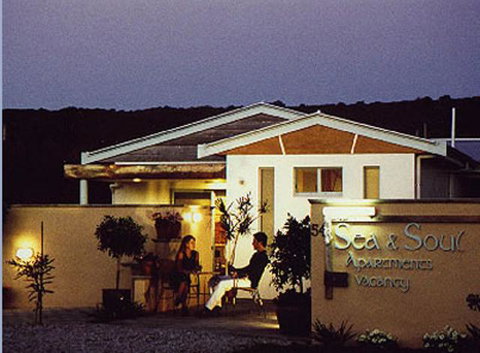 Sea & Soul Beachside Apartments - Your Accommodation 6