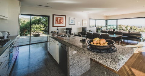 The Roozen Residence - Your Accommodation 4