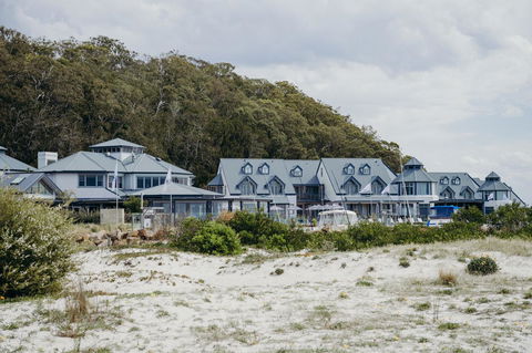 Anchorage Port Stephens - Your Accommodation 4