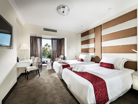 Swan River Hotel - Your Accommodation 17