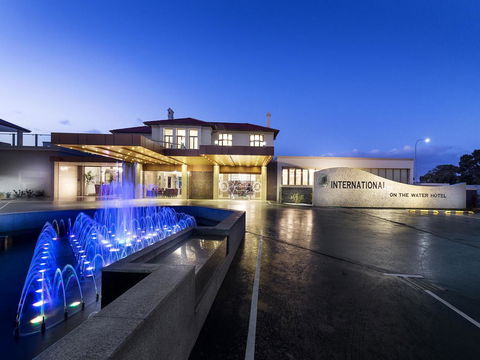 Swan River Hotel - Your Accommodation 0