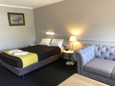 Dog Rock Motel - Your Accommodation 27