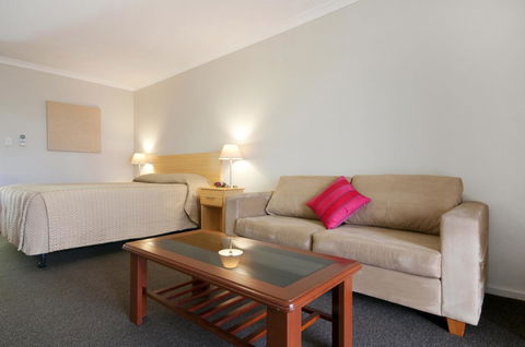 Dog Rock Motel - Your Accommodation 15