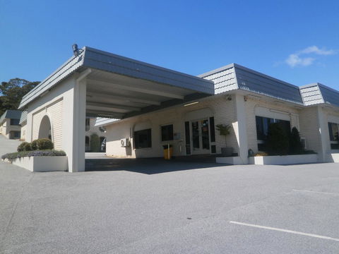 Dog Rock Motel - Your Accommodation 23