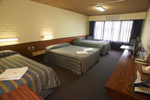 Dog Rock Motel - Your Accommodation 42
