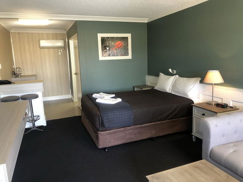 Dog Rock Motel - Your Accommodation 10