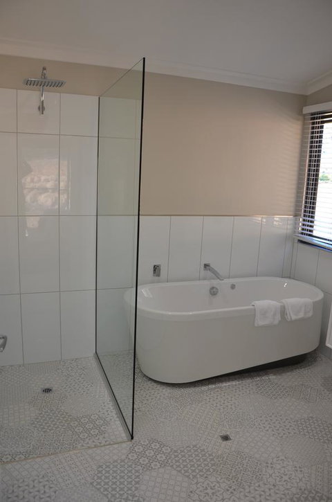 The Floating Forest - Your Accommodation 24