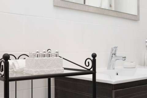 Blue Door Apartments - Your Accommodation 4