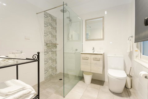 Blue Door Apartments - Your Accommodation 1