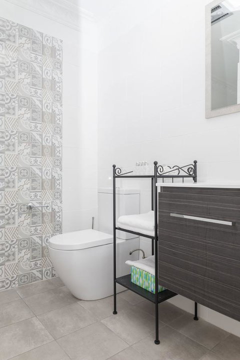 Blue Door Apartments - Your Accommodation 9