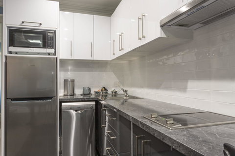 Blue Door Apartments - Your Accommodation 10