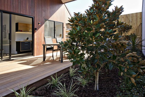 Margaret River Bungalow-1-street - Pet Friendly - Your Accommodation 5