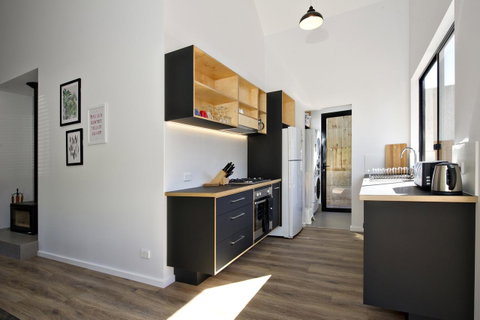 Margaret River Bungalow-1-street - Pet Friendly - Your Accommodation 8