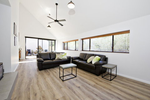 Margaret River Bungalow-1-street - Pet Friendly - Your Accommodation 11