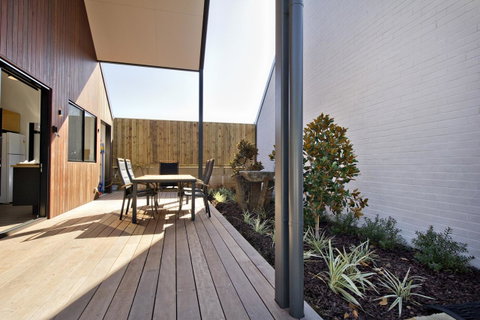 Margaret River Bungalow-1-street - Pet Friendly - Your Accommodation 13