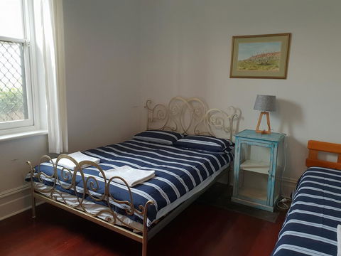 Captain\'s Heritage Cottage - Central Fremantle 2 Bedroom Historic Cottage - Your Accommodation 6