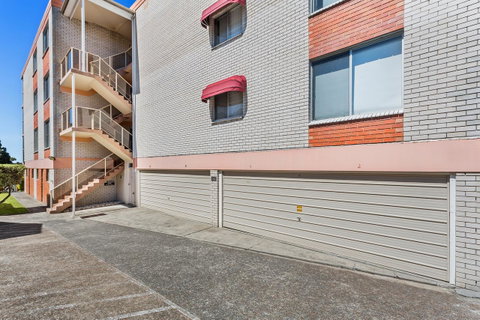 Laman Lodge, Unit 2, 15 Laman Street - Your Accommodation 14