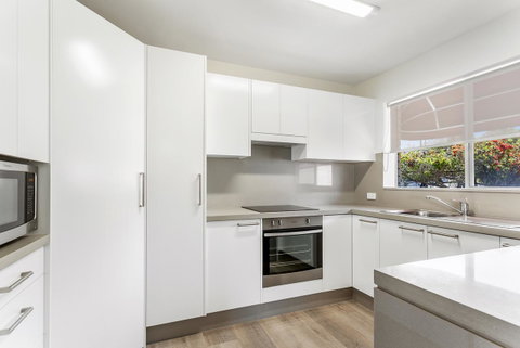 Laman Lodge, Unit 2, 15 Laman Street - Your Accommodation 7