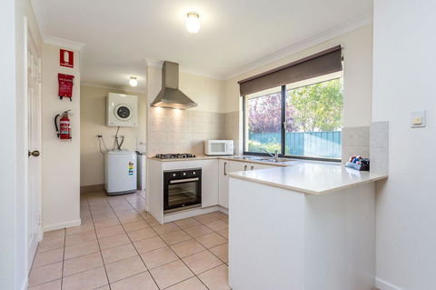 Country Comfort Perth - Your Accommodation 16