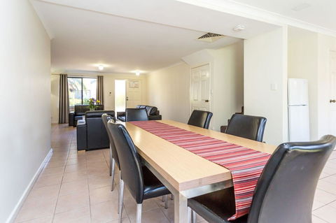 Country Comfort Perth - Your Accommodation 18