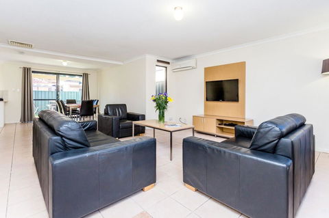 Country Comfort Perth - Your Accommodation 24