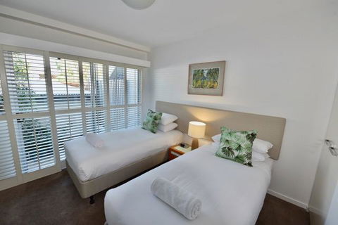 East On Byron - Your Accommodation 8