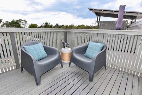 East On Byron - Your Accommodation 3