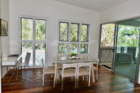 East On Byron - Your Accommodation 29