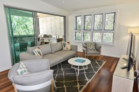 East On Byron - Your Accommodation 25