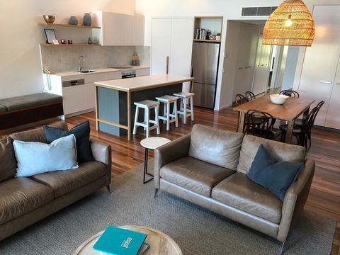 East On Byron - Your Accommodation 39