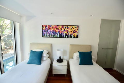 East On Byron - Your Accommodation 23