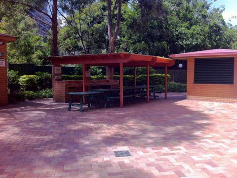 Darling Harbor Apartment - Your Accommodation 11
