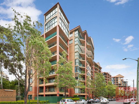 Darling Harbor Apartment - Your Accommodation 13