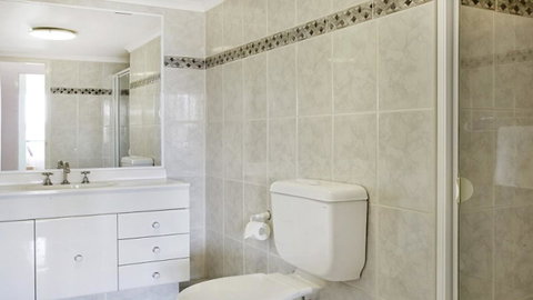 Darling Harbor Apartment - Your Accommodation 5