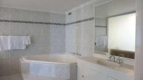 Darling Harbor Apartment - Your Accommodation 3