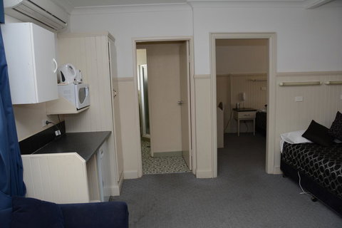 Ben Chifley Motor Inn - Your Accommodation 21