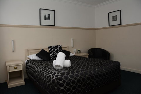 Ben Chifley Motor Inn - Your Accommodation 19