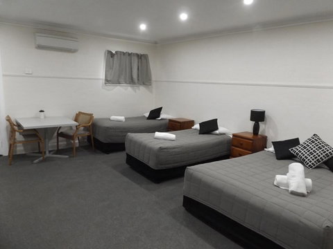 Ben Chifley Motor Inn - Your Accommodation 5